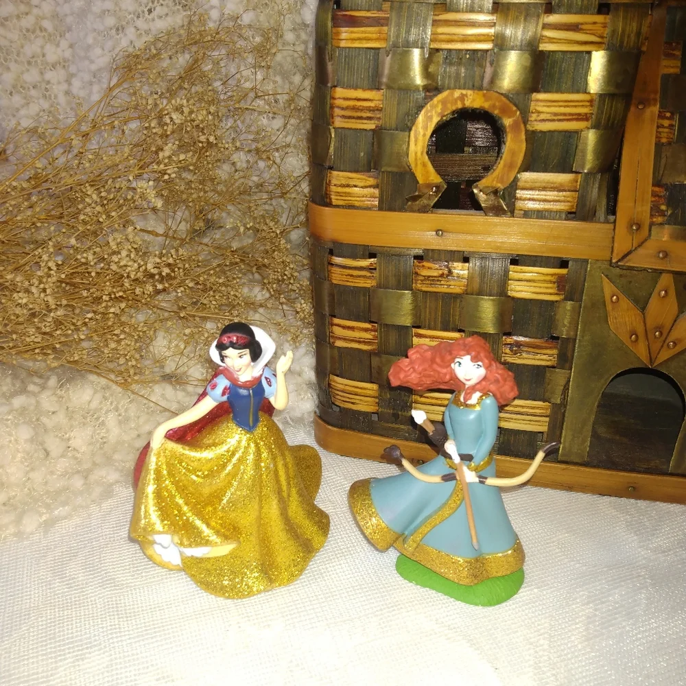 Disney Princess Figurines with Castle